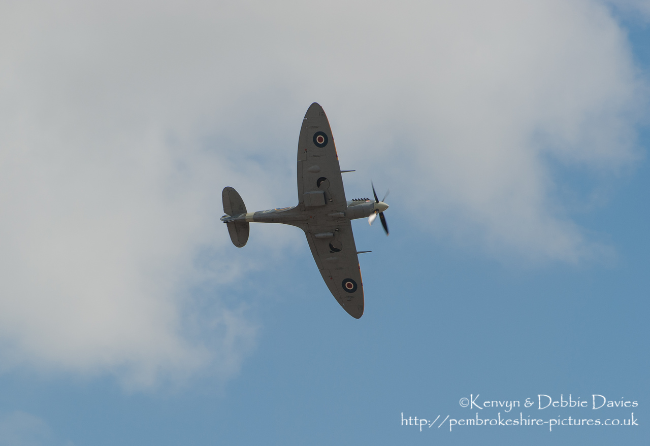 The Wales National Air Show held in Swansea Bay on the 11th and 12th July 2009. This is a Mark 5 SuperMarine Spitfire designation EN951/RF-D "Donald Duck" flown by Don Blakeslee of No. 133  'Eagle' Squadron then Jan Zumbach of 303 Squadron (whose nickname was "Donald Duck").
